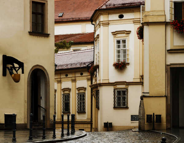 Fachadas de casas donde vivir en Brno