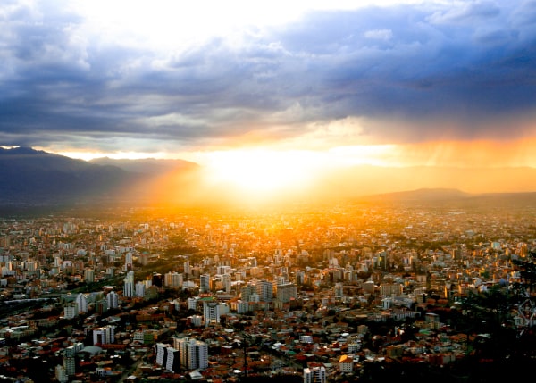 Vista aérea de Cochabamba, Bolivia.